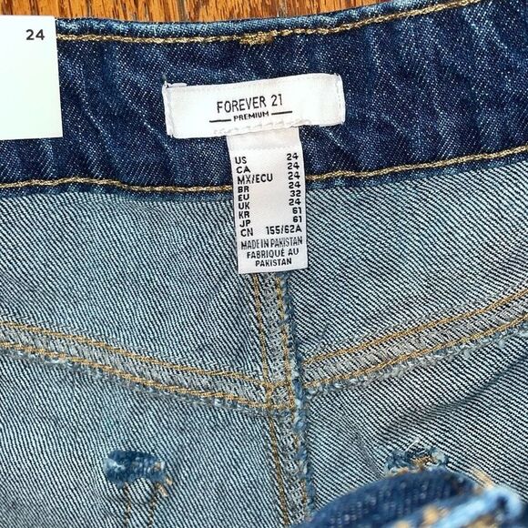 Forever 21 daisy embroidered medium wash denim jeans fringe shorts size 24 NWT - Picture 8 of 13